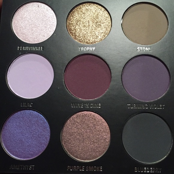 🎉2 X HP🎉 Kylie The Purple Eyeshadow Palette - Picture 8 of 16